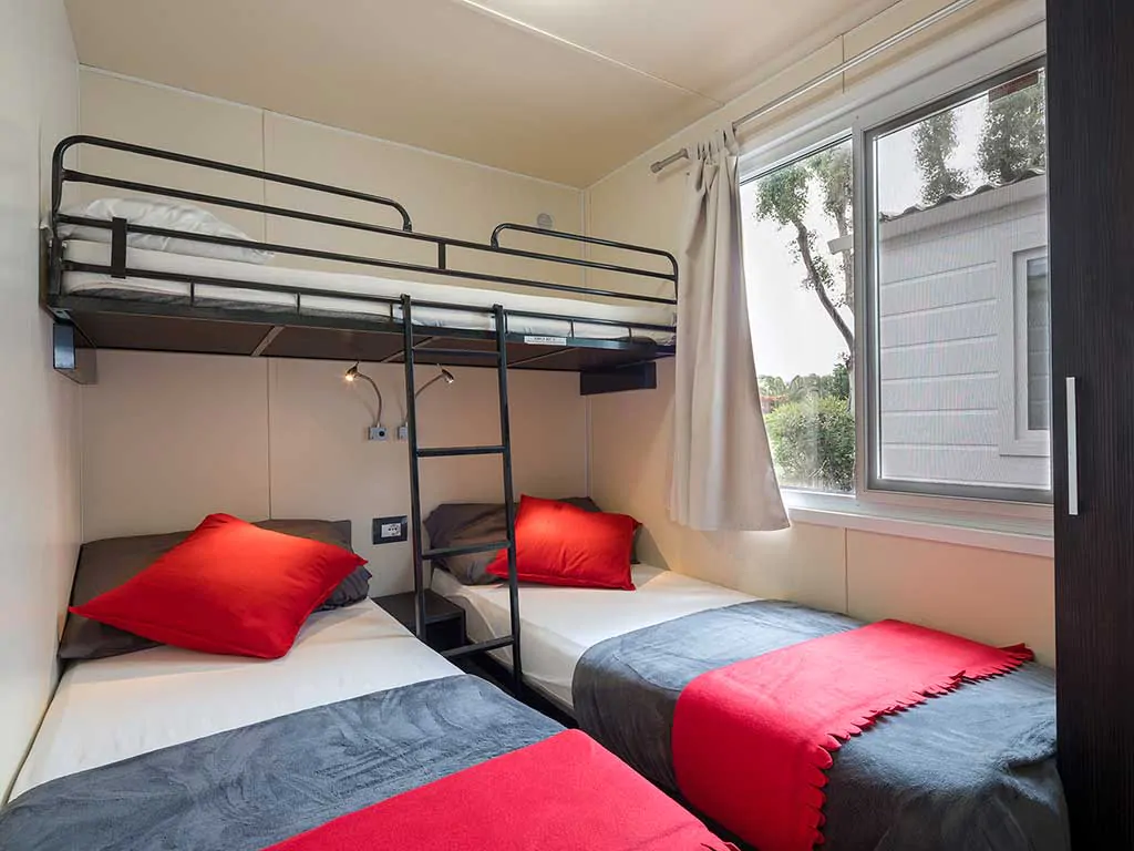 camping-isuledda-mobile-homes-baia-smeralda-bedroom