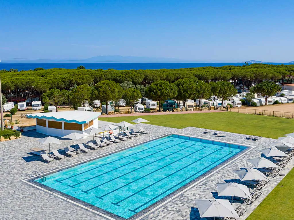 camping-isuledda-pool