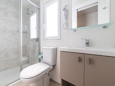 camping-laguna-blu-mobile-home-baia-revolution-bathroom-2