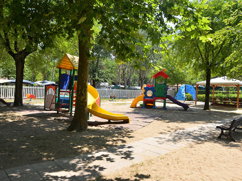 camping-laguna-village-playground-2-2