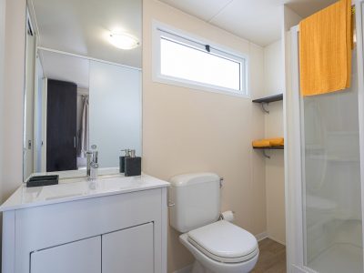 camping-mare-pineta-mobile-home-baia-relax-new-bathroom-2