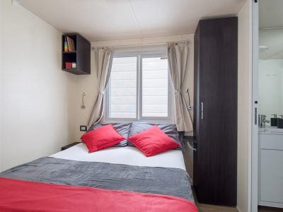 camping-mare-pineta-mobile-home-baia-relax-new-bedroom