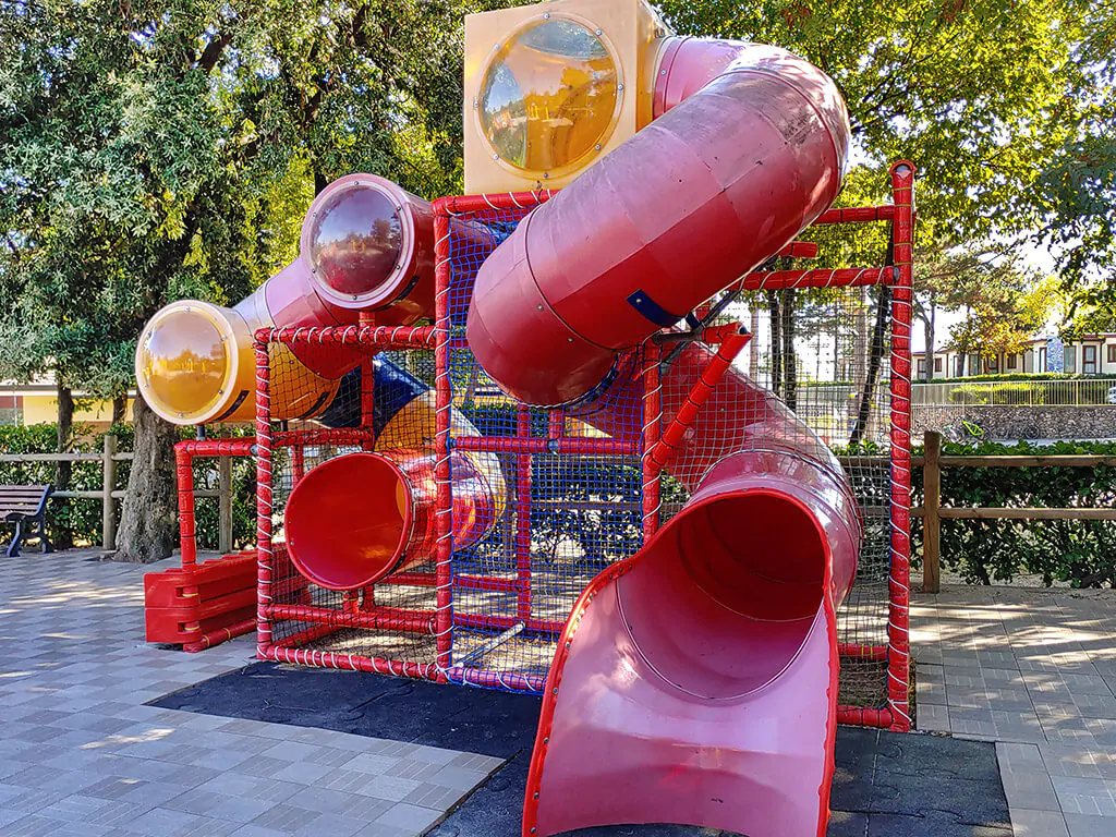 camping-mare-pineta-playground-2