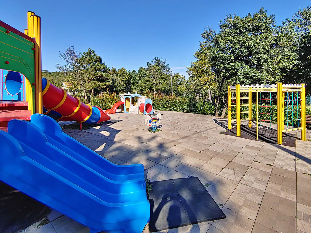 camping-mare-pineta-playground