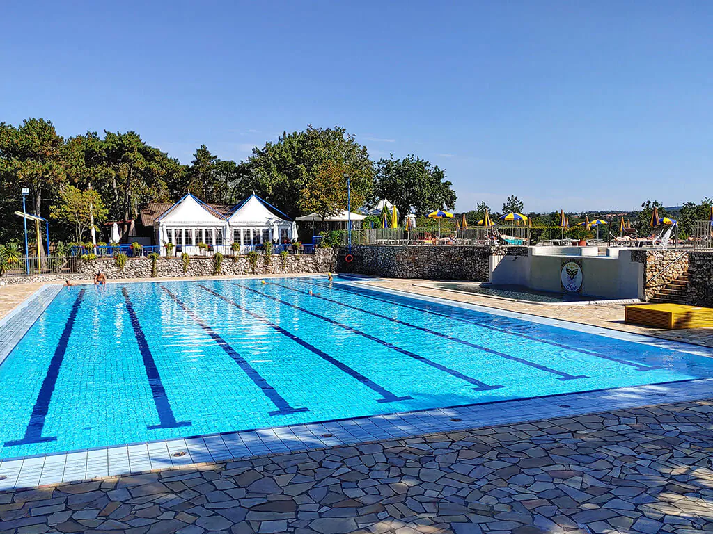 camping-mare-pineta-pool