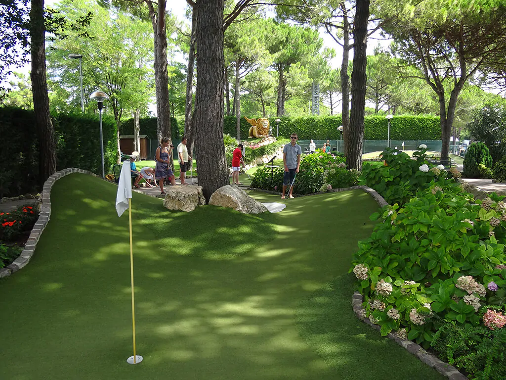 camping-marina-di-venezia-mini-golf-3