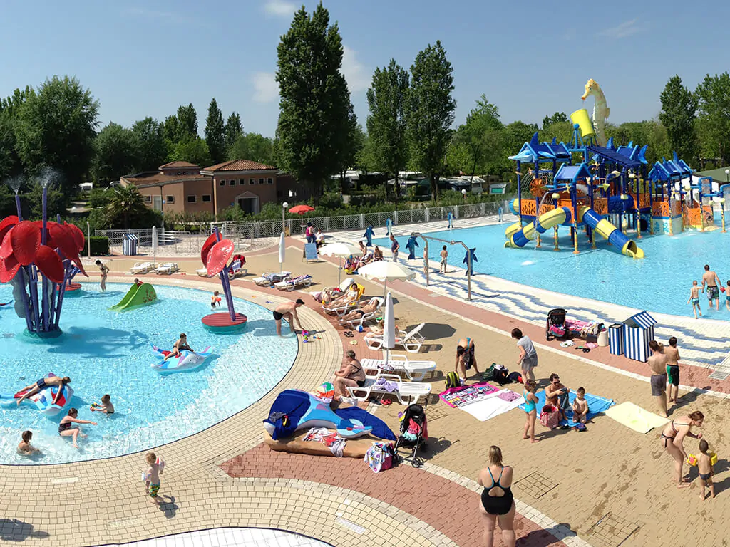 camping-marina-di-venezia-pool-7-2