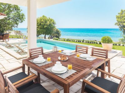 camping-mon-perin-beach-front-villa-porto-bus-exterior-pool-sea-view-breakfast-terrace