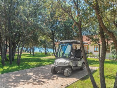 camping-mon-perin-beach-front-villa-porto-bus-exterior-sea-view-2