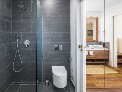 camping-mon-perin-beach-front-villa-porto-bus-interior-bathroom-2