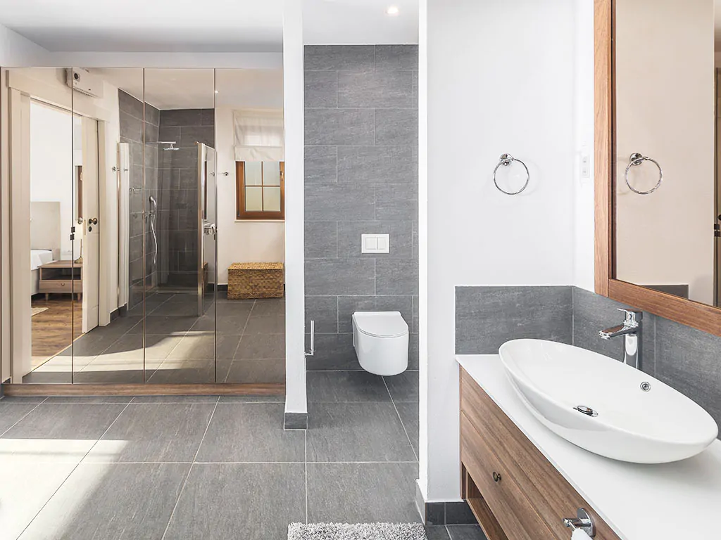 camping-mon-perin-beach-front-villa-porto-bus-interior-bathroom-iii
