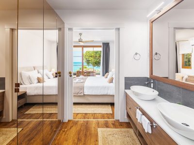 camping-mon-perin-beach-front-villa-porto-bus-interior-bedroom-bathroom-suite-sea-view
