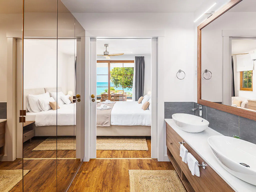 camping-mon-perin-beach-front-villa-porto-bus-interior-bedroom-bathroom-suite-sea-view