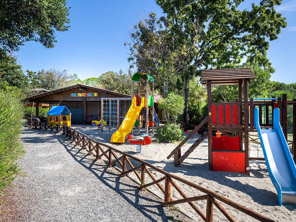 camping-montescudaio-playground