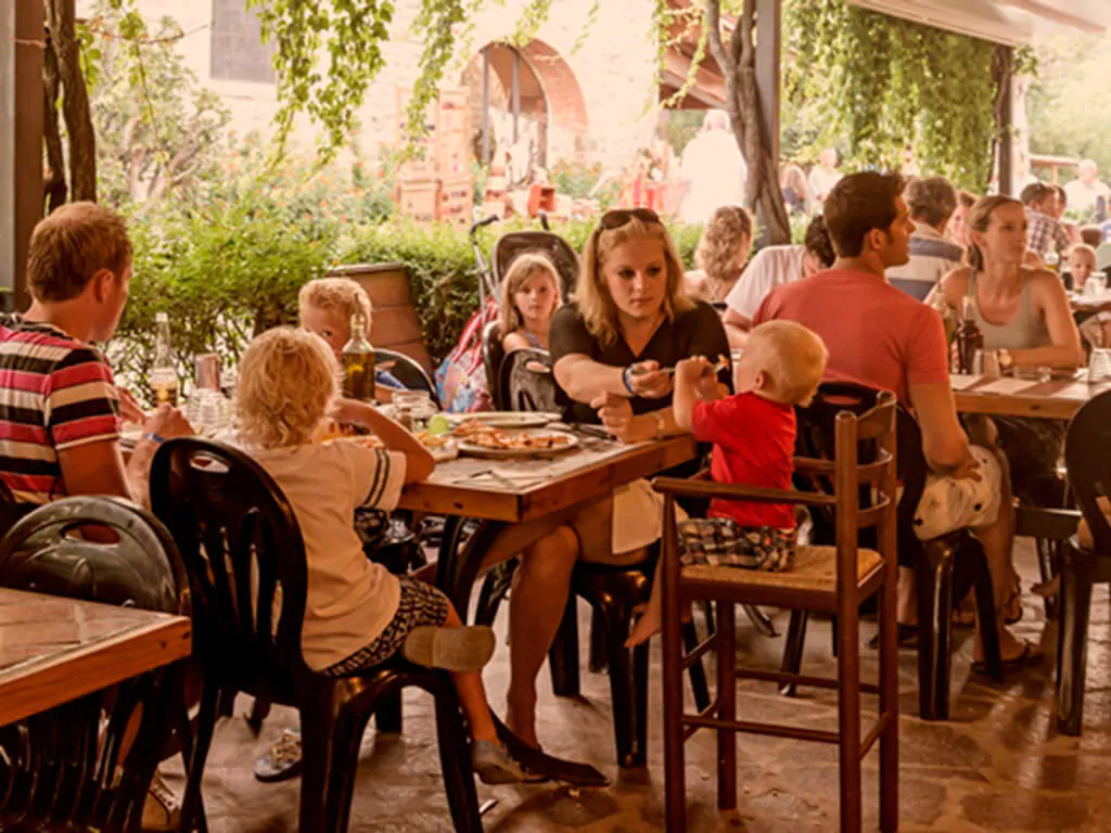 camping-norcenni-restaurant-3