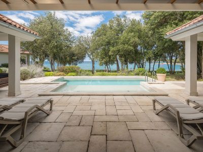 camping-resort-mon-perin-beach-front-exterior-pool-terrace