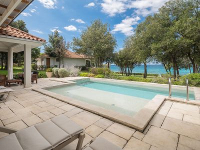 camping-resort-mon-perin-beach-front-exterior-pool-view