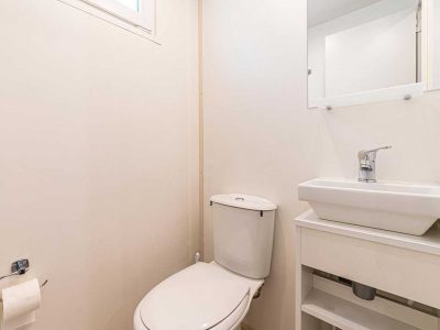 camping-roma-capitol-mobile-homes-baia-sardinia-bathroom-i