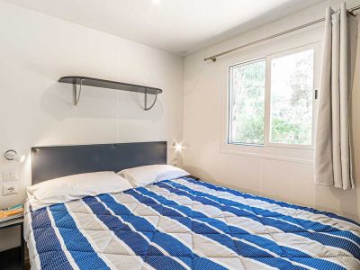 camping-roma-capitol-mobile-homes-baia-sardinia-bedroom-i