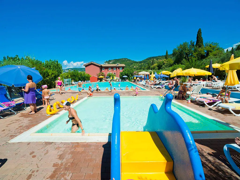 camping-serenella-pool