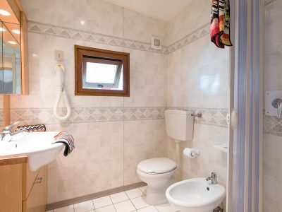 camping-village-baia-blu-la-tortuga-mobile-home-baia-lux-bedroom-2