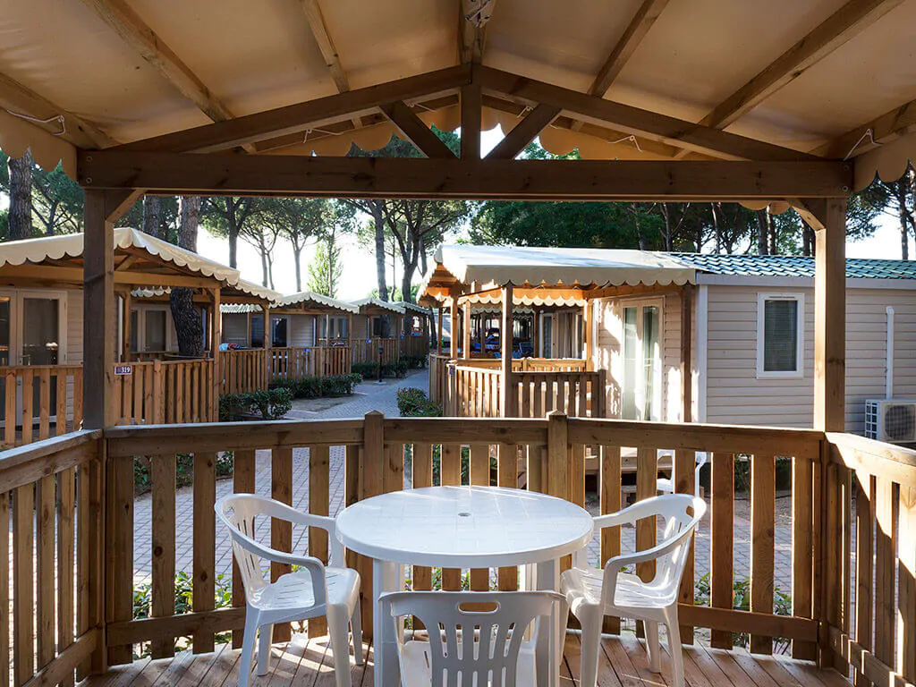 camping-village-cavallino-mobile-home-baia-classic-new-terrace