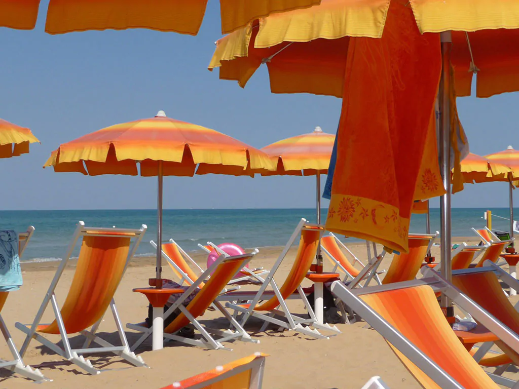 camping-village-internazionale-san-menaio-beach-closer