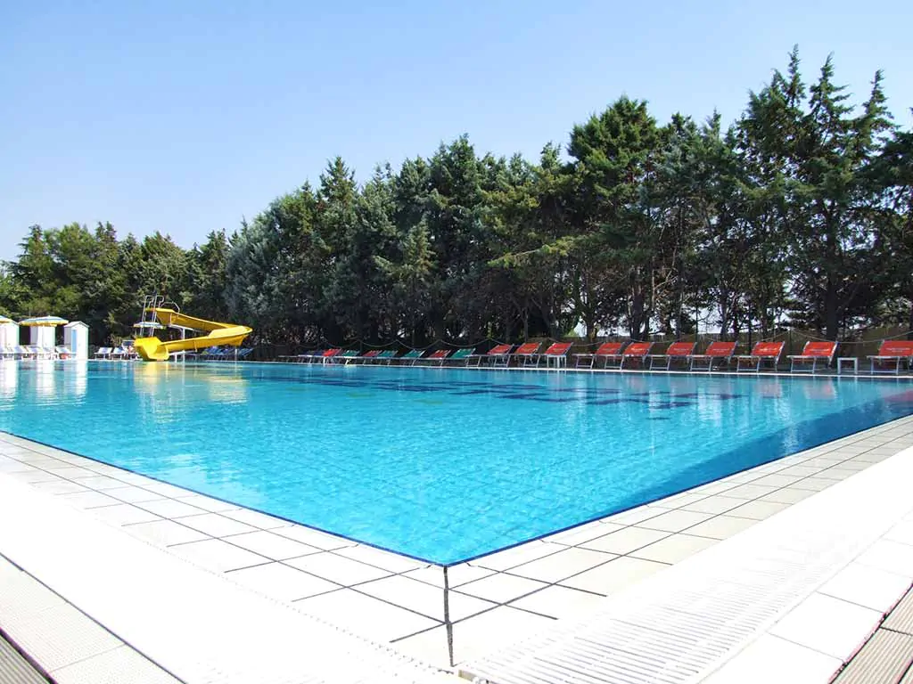 camping-village-paestum-pool-3