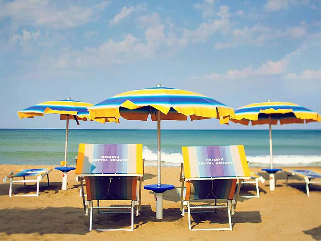 camping-village-paestum-sunbeds