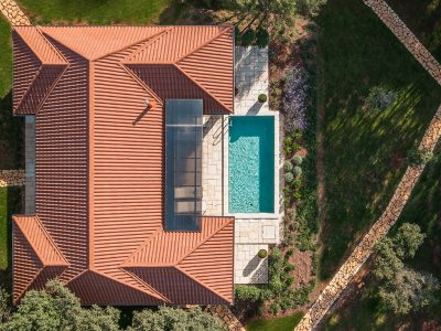 campsite-mon-perin-porto-bus-beachside-villa-pool-bird-perspective