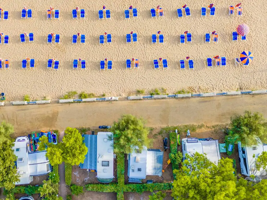 centro-turistico-san-nicola-sunbeds-beach-2