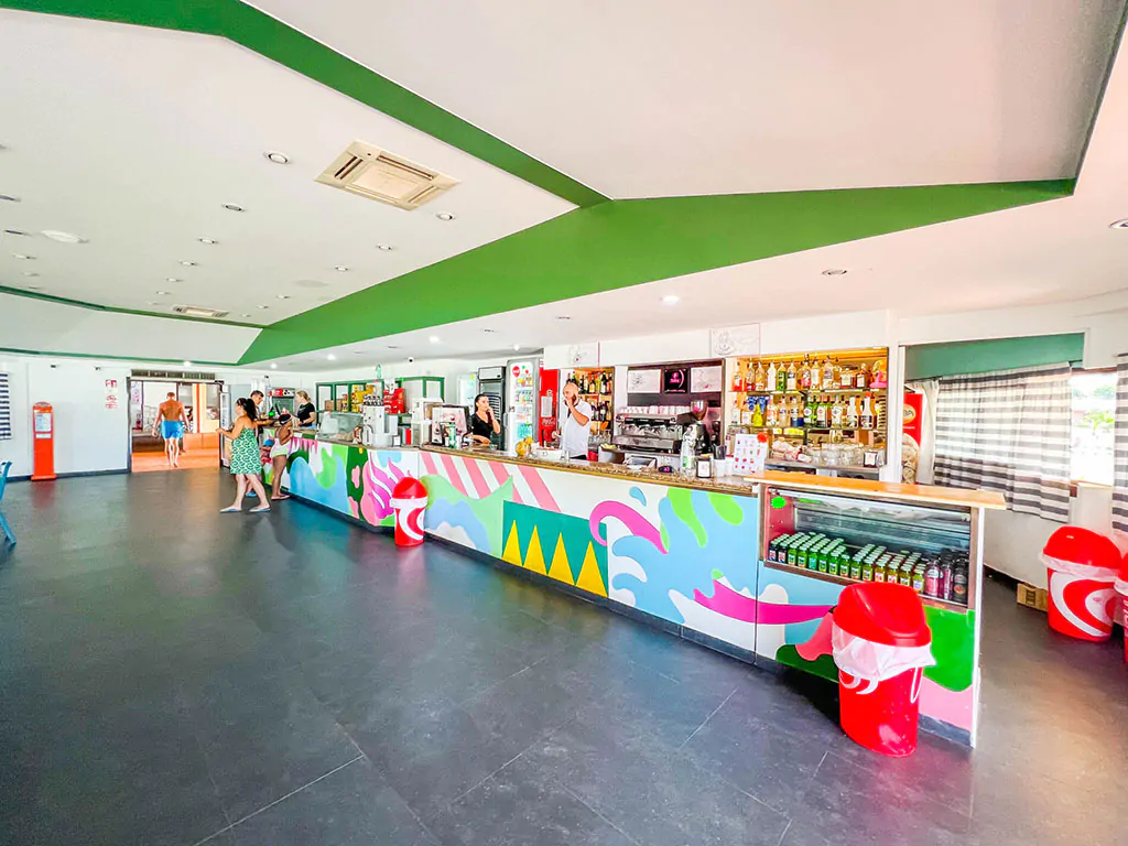 gitavillage-california-bar