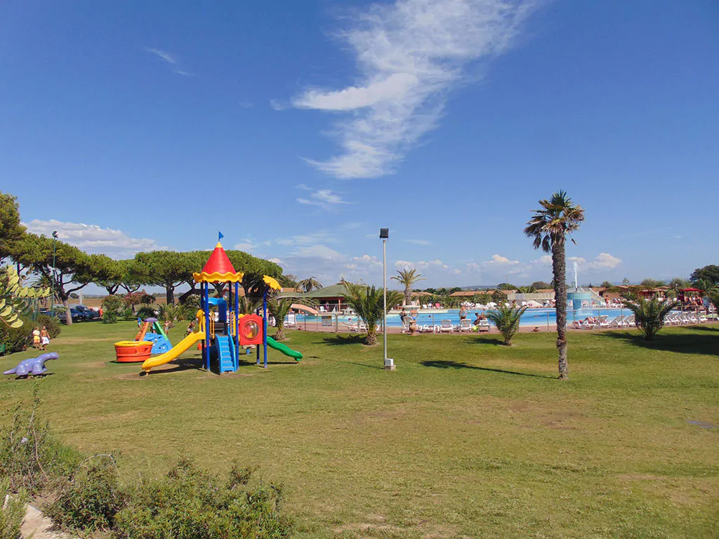 gitavillage-california-playground-pool
