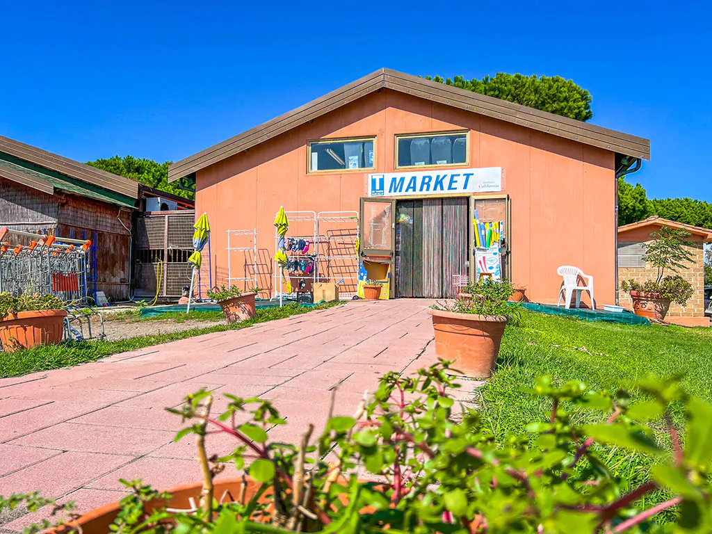 gitavillage-california-supermarket-exterier