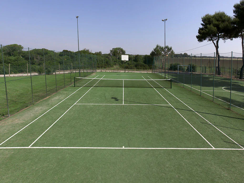 gitavillage-california-tennis-court