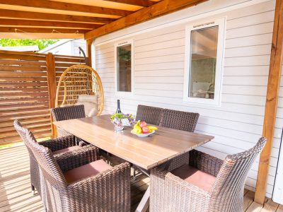 happy-premium-suite-exterier-mobile-home-terace