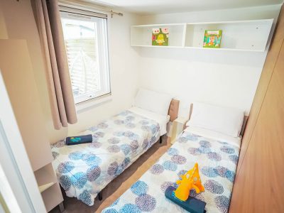 happy-premium-suite-interier-single-beds-children
