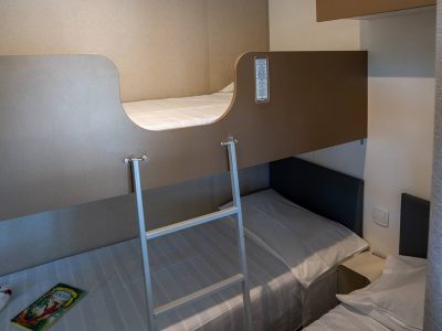happy-relax-interior-bedroom-bunk-beds