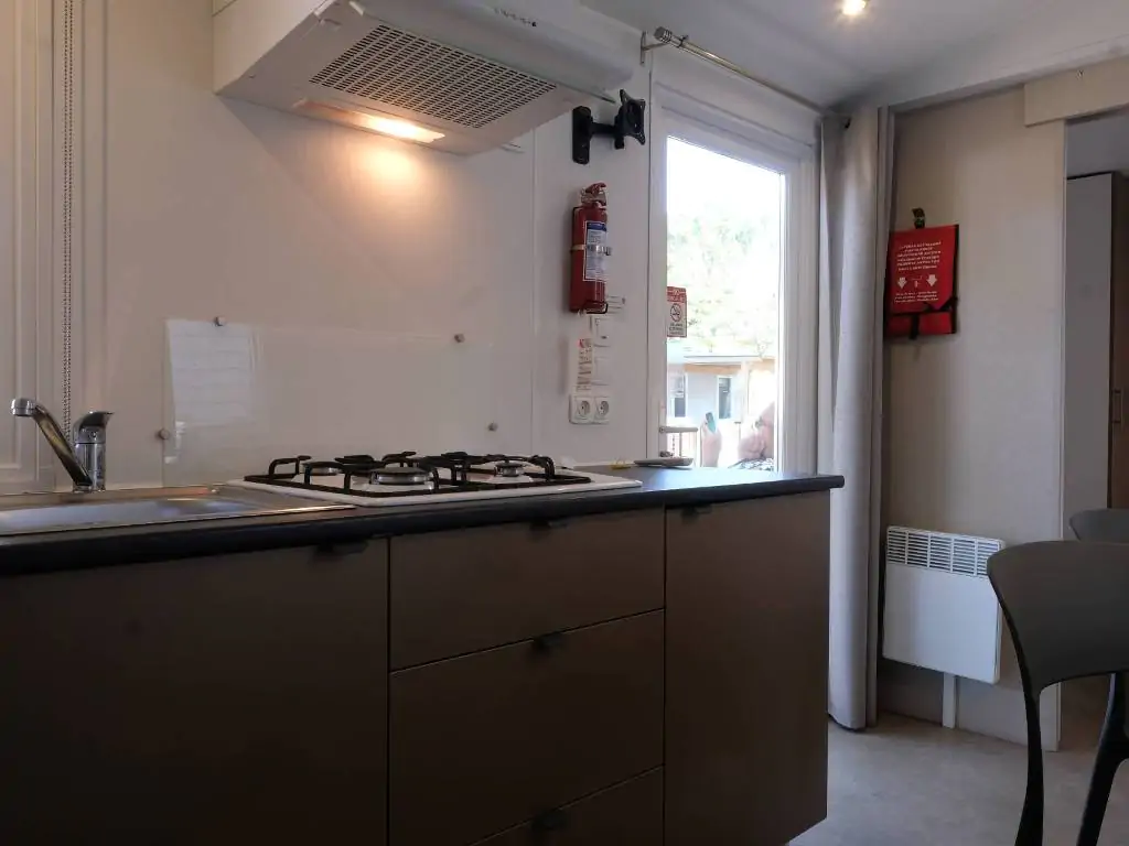 happy-relax-interior-kitchen