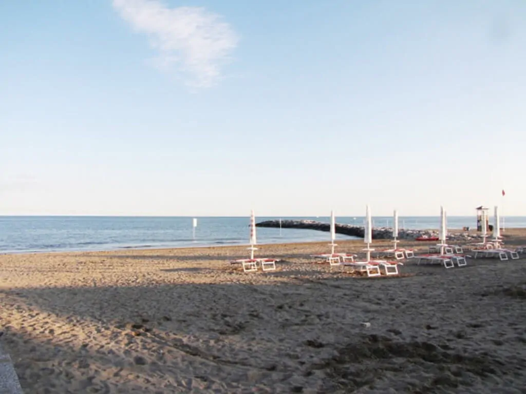 italy-camping-village-beach