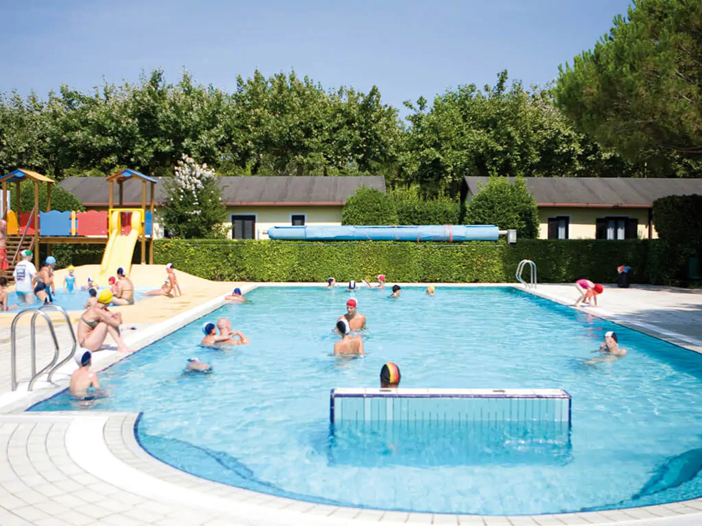 italy-camping-village-pool-4