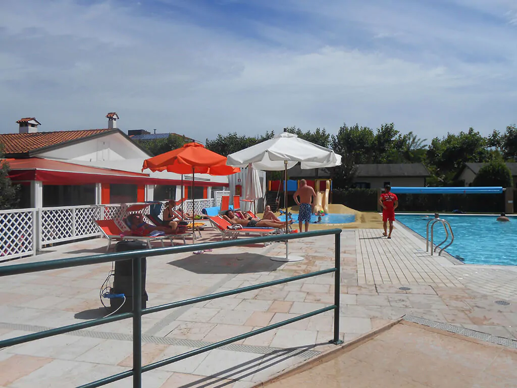 italy-camping-village-pool-7