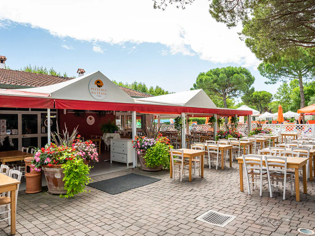 italy-camping-village-restaurant