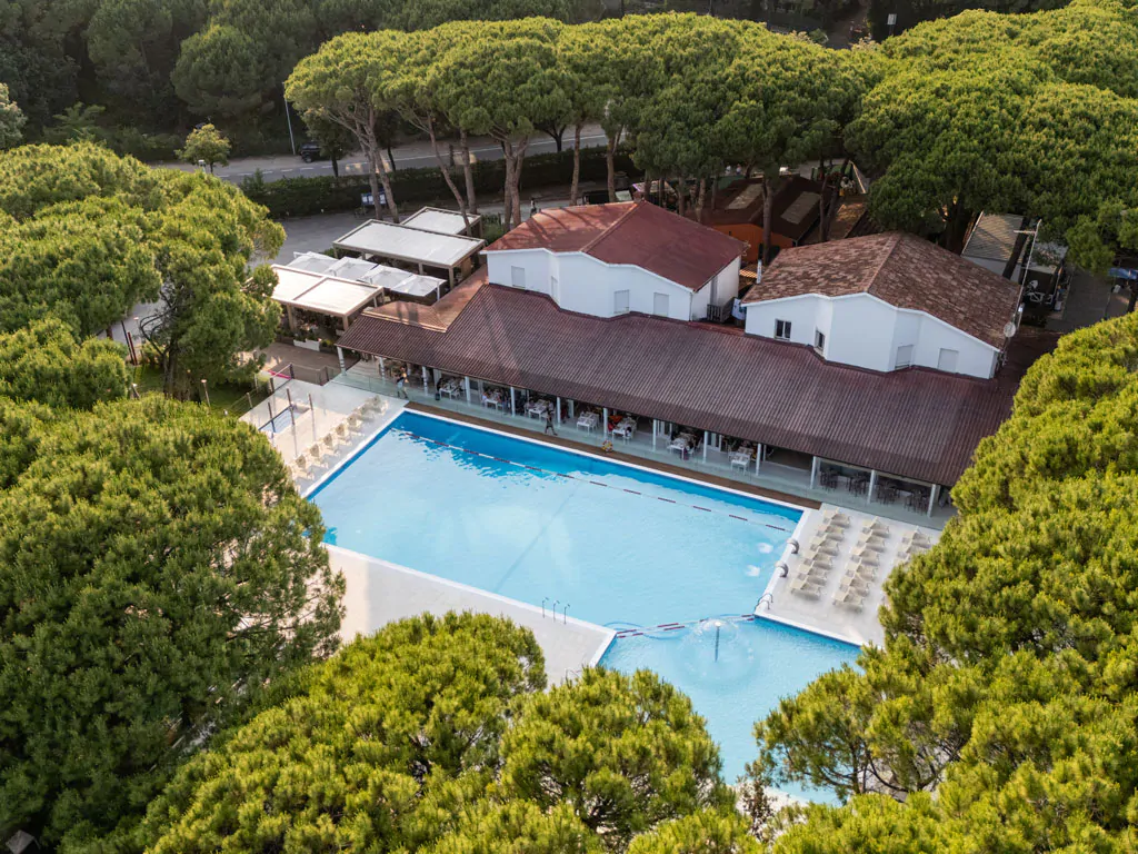 jesolo-family-resort-pool-air-view