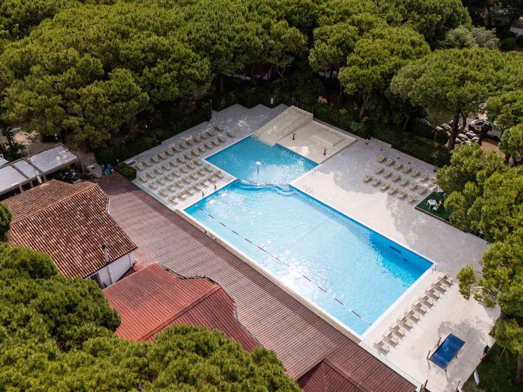 jesolo-family-resort-pool-bird-view