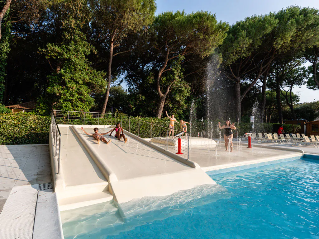 jesolo-family-resort-slide-pool-children-fun
