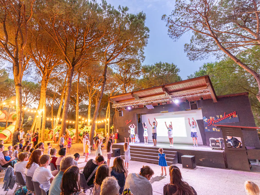 jesolo-mare-familiy-village-concert-stage