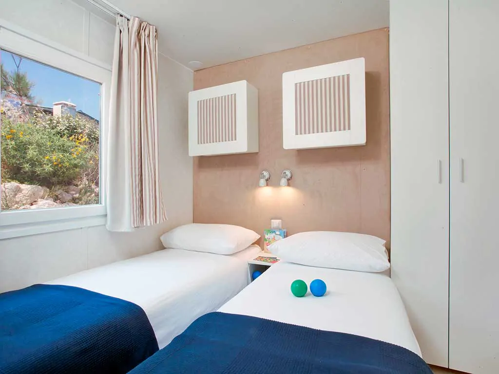 marina-premium-camping-resort-premium-seaside-seaside-bedroom-4