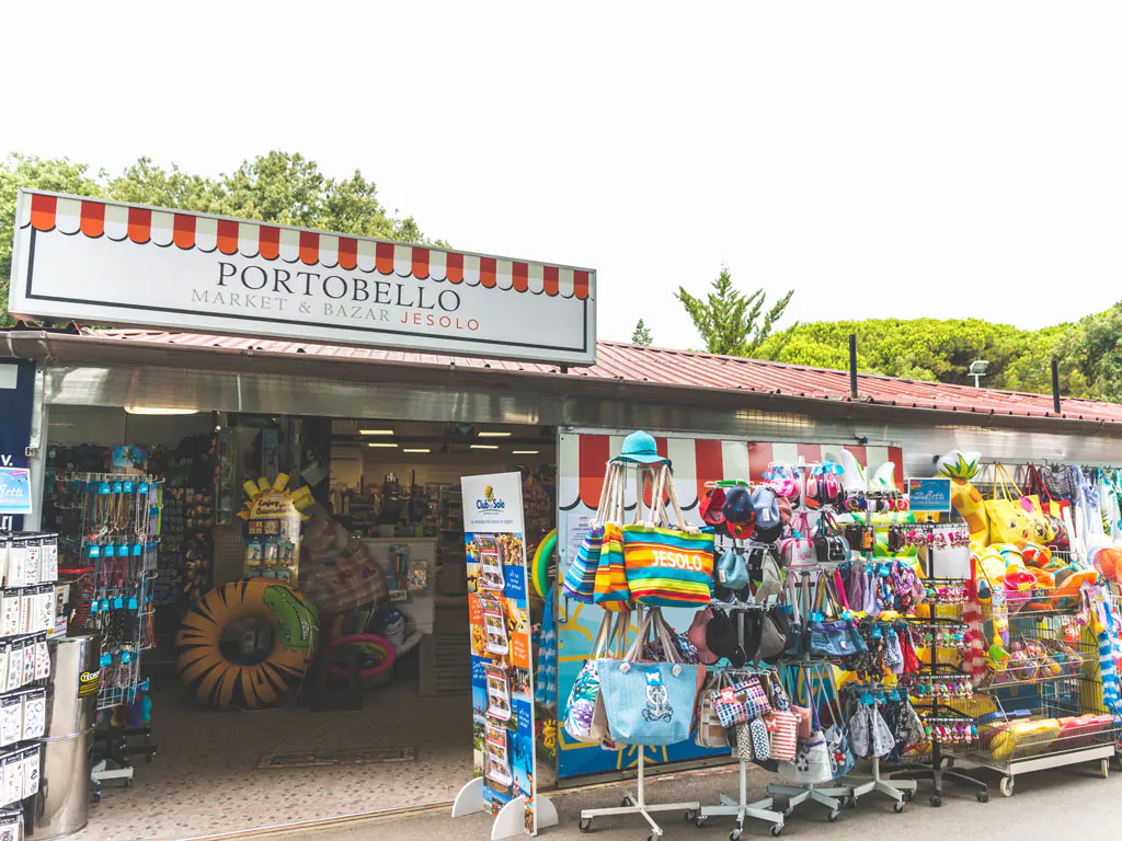 market-e-bazer-exterior-front-super-market