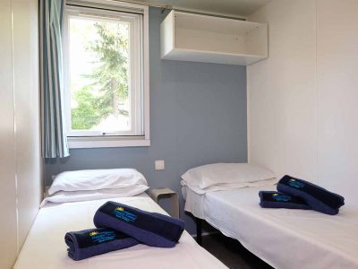 mobile-home-happy-premium-bedroom-8